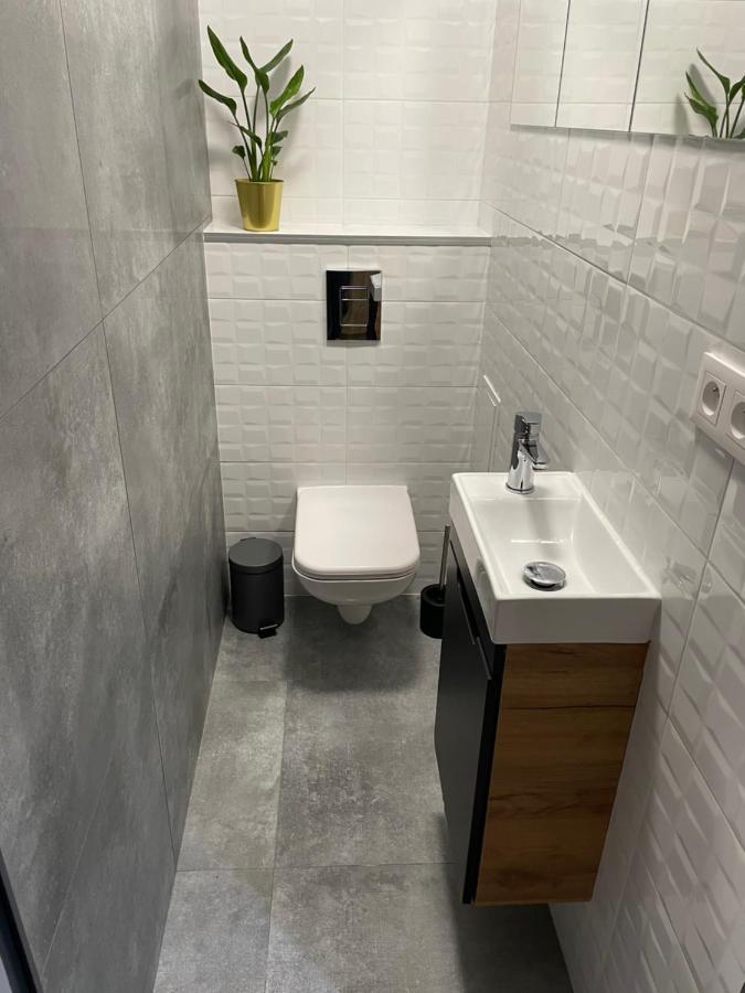 Brzostek Apartment Warszawa Zewnętrze zdjęcie